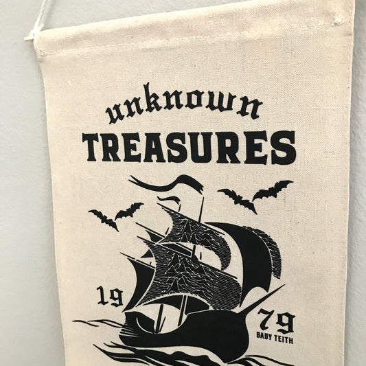 Unknown Treasures Canvas Banner - Baby Teith
